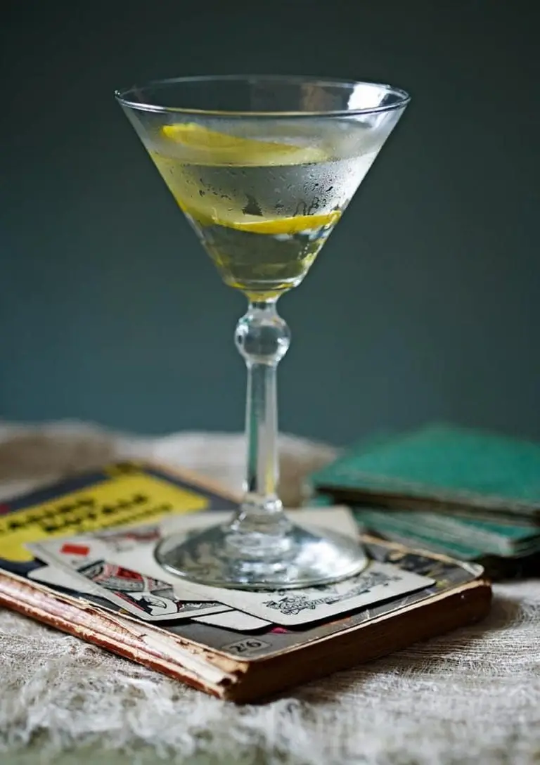 Vesper-Martini.webp